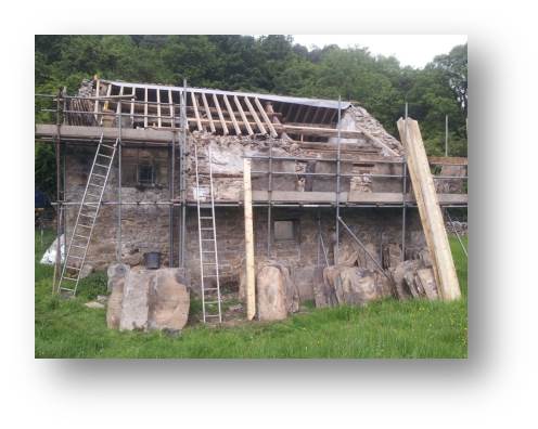 Looking back at the rear roof, two of the four purlins on the right hand side are too far gone to keep in place, so we need to source.